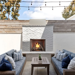 COURTYARD 36" OUTDOOR GAS FIREPLACE W/ TRADITIONAL STACKED CONCRETE REFRACTORY, NG
